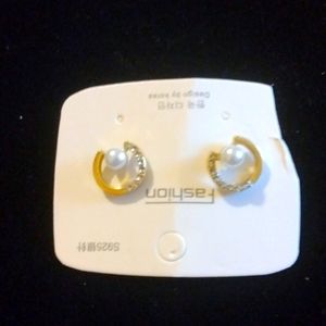 Sterling Silver Pearl Stud Earrings